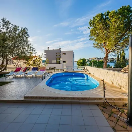 Apartament Apartamenty z basenem ILJA Rogoznica (Sibenik-Knin)