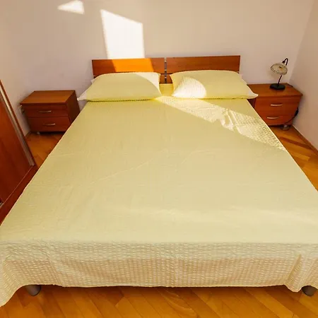 Apartament Apartamenty z basenem ILJA