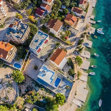 Apartamenty z basenem ILJA Rogoznica (Sibenik-Knin)