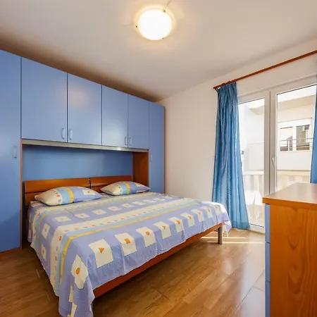 Apartamenty z basenem ILJA *